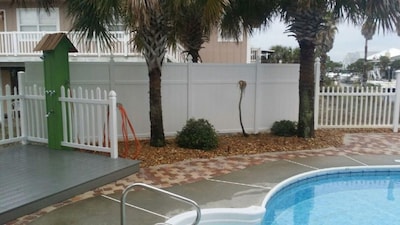 New Summer rates Southern Peach 6 bedroom Home! Private Pool