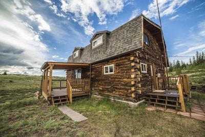 Beautiful Log Cabin High In Colorado Mountains, Private, Sleeps 8!