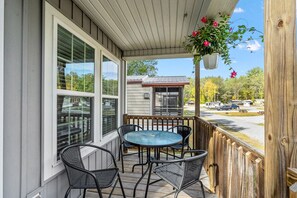 Cascade cottage porch