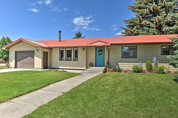 Sugar City Vacation Rental | 3BR | 2BA | Stairs Required | 1,380 Sq Ft
