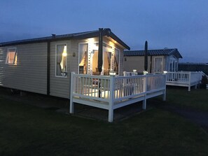 Modern open plan living, diner and kitchen, great for families