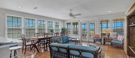 Large Open Plan Living Room, Dining Room with Dining Table seating for 10 and Extra Seating at the Breakfast Bar