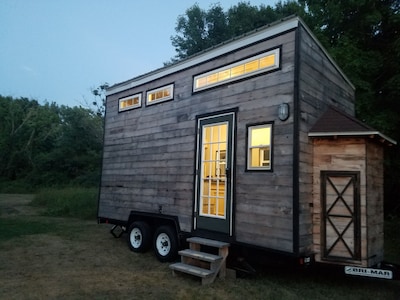 The tiny house experience of a lifetime, minutes from SLU, Clarkson,hikingtrails