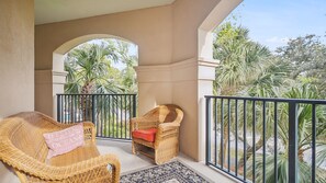 Lovely Balcony - Listen to the fountain below