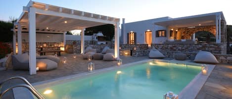 Executive Paros Villa | 4 Bedrooms | Villa Almyrikia Sunset | Stunning Sea Views and Private Pool | Ampelas