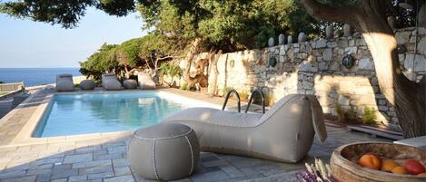 Executive Paros Villa | 5 Bedrooms | Villa Beachfront Supreme | Beachfront Sea Views & Private Pool | Ampelas