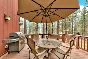 Enjoy morning coffee on the deck, or BBQ for family dinner! The deck has table seating for 4, plus 2 lounge chairs