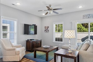 BB37: The E Gull Has Landed | Bottom Level Living Area