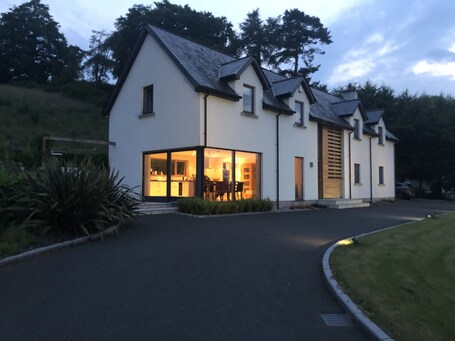 Entrance drive