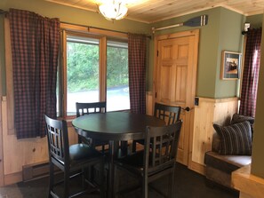 Lower level dinette