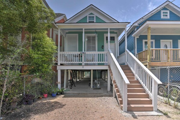 Galveston Vacation Rental Home | 3BR | 3BA | Stairs to Access