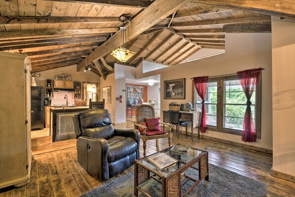 Hot Springs Vacation Rental | 2BR | 1BA | 1 Story | 1,260 Sq Ft