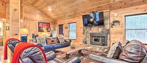 Gatlinburg Vacation Rental | 6BR | 4BA | Stairs Required | 2,800 Sq Ft