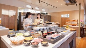 [Breakfast] Japanese, Western and Chinese buffet