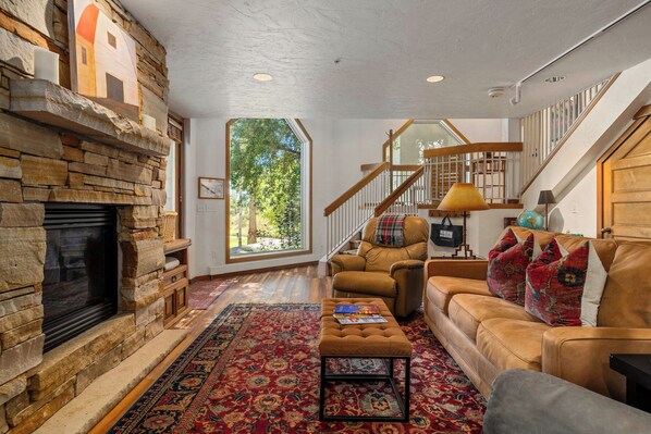 Sit in front of a cozy fire on a cold winter day in this 3 bed/2.5 bath creekside unit!