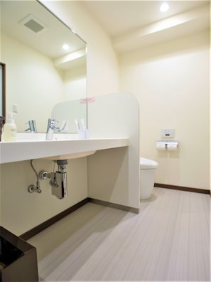 Double room washroom.