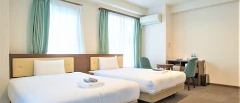 Twin room, size 16㎡~19㎡, bed width 110㎝, Simmons bed in all rooms ♪ All rooms are equipped with washlet ♪
