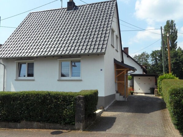 Ferienhaus am Felsen