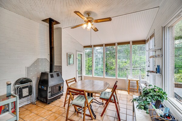 Monument Vacation Rental House | 4BR | 2.5BA | 2,700 Sq Ft
