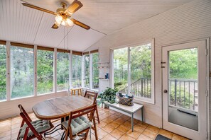 Interior Space | Free WiFi | Ceiling Fans | Natural Lighting | Open Layout