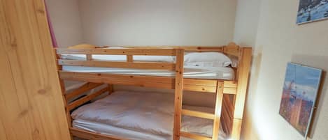 Building, Bunk Bed, Wood, Interior Design, House, Comfort, Flooring, Floor, Wall, Hostel