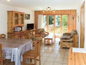 Meubles, Pièce, Propriété, Sol, Design Intérieur, Bâtiment, Maison, Table, Cuisine, Salle À Manger