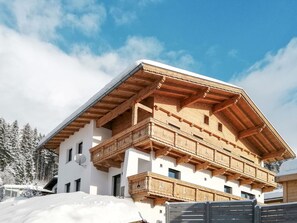 Snow, Property, House, Winter, Architecture, Home, Roof, Building, Sky, Real Estate