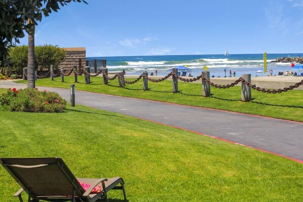 Amazing access to the sand and waves.