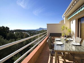 Eigentum, Gebäude, Grundeigentum, Haus, Die Architektur, Zuhause, Wohnung, Balkon, Himmel, Dach