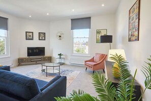 Apartment B, Cornerhouse Apartments, Saltburn-by-the-Sea - Host & Stay