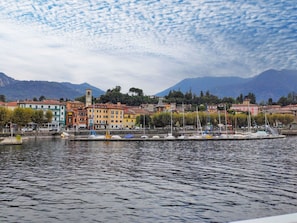 Cloud, Water, Sky, Building, Mountain, Lake, Tree, House, Coastal And Oceanic Landforms, Plant