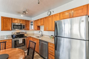 Indoors,Refrigerator,Microwave,Oven,Kitchen