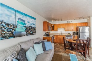 Indoors, Furniture, Living Room, Home Decor, Couch