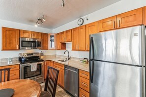 Indoors, Refrigerator, Microwave, Oven, Kitchen