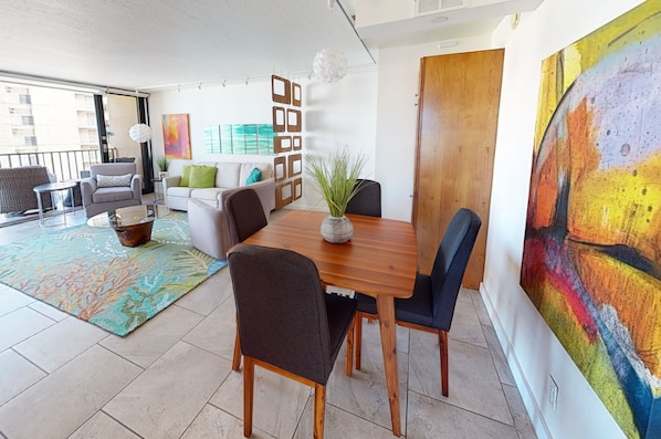 Chair,Furniture,Living Room,Room,Indoors