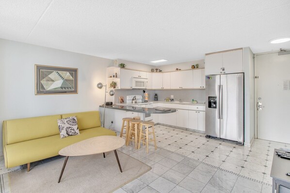 Flooring, Room, Indoors, Living Room, Floor