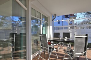 Seebach Whg. S02 - Blick auf die überdachte Terrasse