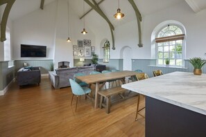 Dunsley Chapel, Dunsley - Host & Stay