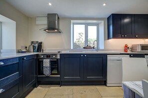 Rose Cottage Living 1 1