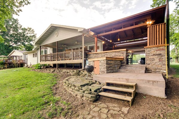 Cotter Vacation Rental | 3BR | 2BA | 1,700 Sq Ft | 2 Steps for Entry