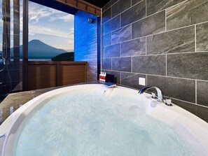 Jacuzzi bath