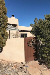 Placitas Magic-2 Bed/2 Bath Custom Santa Fe Home