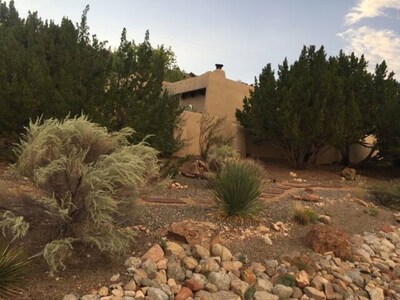 Placitas Magic-2 Bed/2 Bath Custom Santa Fe Home