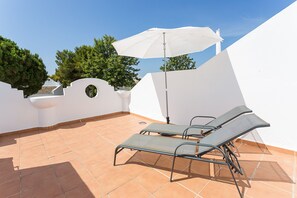 Terrasse à l\'étage pour se détendre en toute intimité