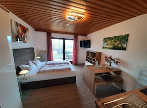 Ferienappartement EG mit Balkon-1-Zi Ferienwohnung E