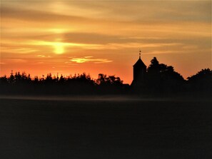 Skyline Fredersdorf bei Sonnenaufgang
