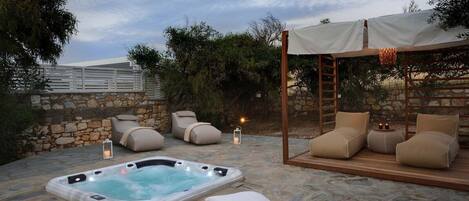 Platinum Paros Villa | 3 Bedrooms | Private Jacuzzi & Tranquil Outdoor Space | Ambelas