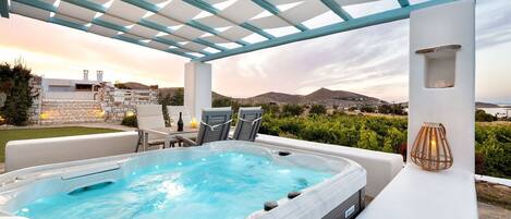 Luxury Paros Villa | 1 Bedroom | Villa Vrachian Earth | Private Jacuzzi & Beautiful Views | Naousa