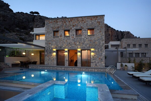 Executive Rhodes Villa | Villa Eleana | 3 Bedroom Stunning Sea Views | Pefkos