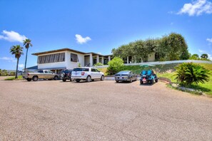 Parking for Unit 5 - All the must haves for your family vacation!